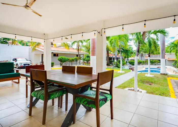 Step-free W/ Pool Access, Walk To Beach! Coco